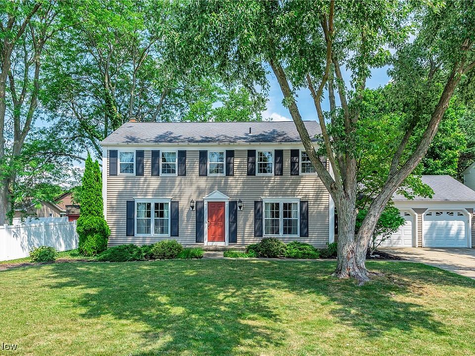 1st image of 16778 Badger Den Ln