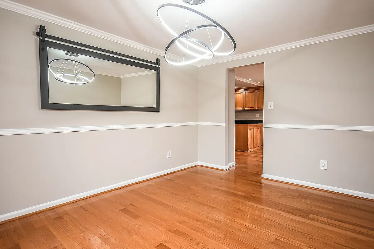 4 bed, 3.5 bath, 3900 sqft, $5,150 — Photo 4