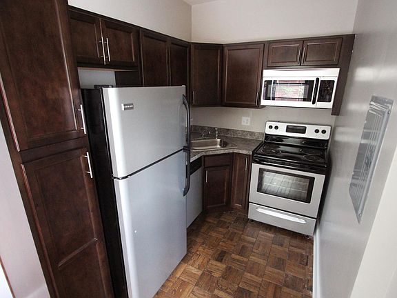 3rd image of 1304 N Delaware St #4809b2af7