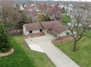 8644 Rivercrest Dr, Jenison, MI 49428