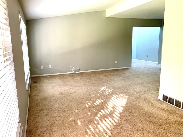 880 N Adams Rd #6 — Photo 8