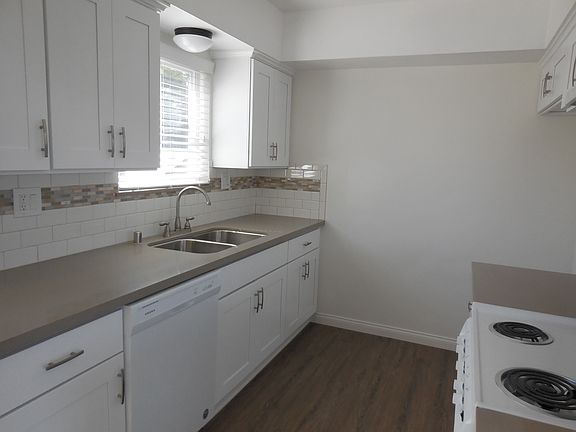 New quartz counters