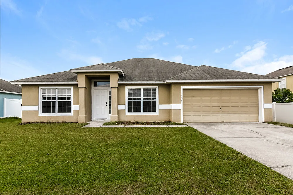 3 bed, 2.0 bath, 1825 sqft, $2,175 — Photo 1