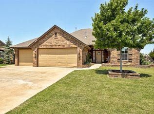 12617 NW 7th St, Yukon, OK 73099