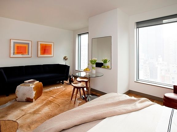 3rd image of 8 Spruce St APT 12Q