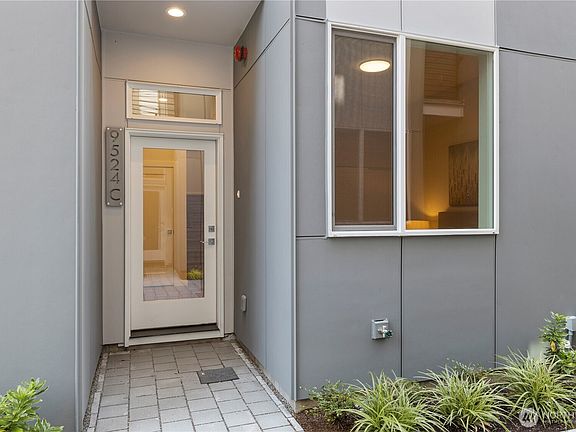 5th image of 9518 Interlake Avenue N