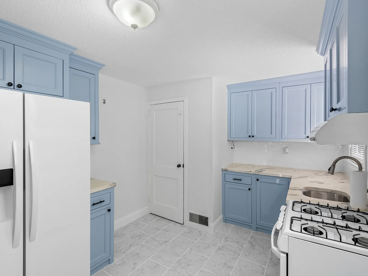2 bed, 775 sqft, $2,000 — Photo 4