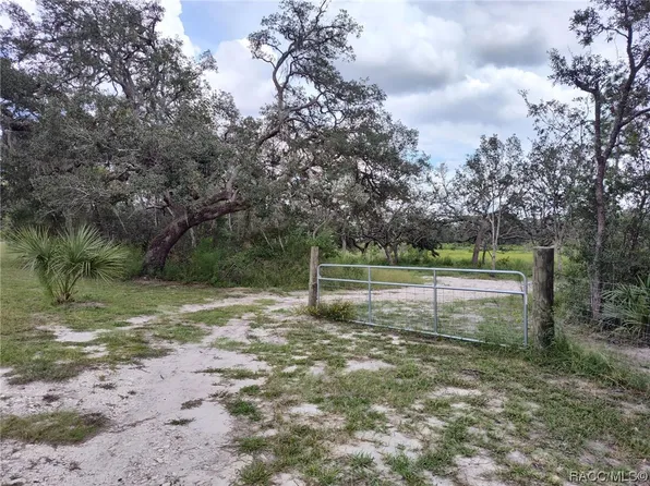 6776 W Chablis Ln, Homosassa, FL 34446