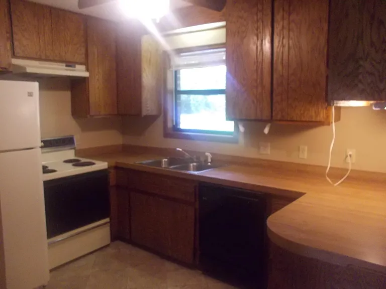 424 N Indiana St — Photo 8