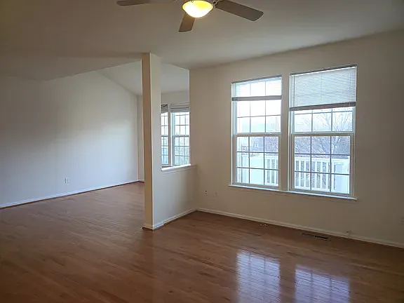 1309 Madison Ln — Photo 9