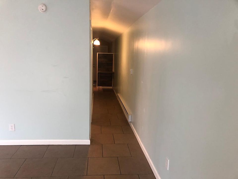 2nd image of 703 N Upper St