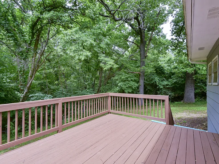 1137 W Main St — Photo 31