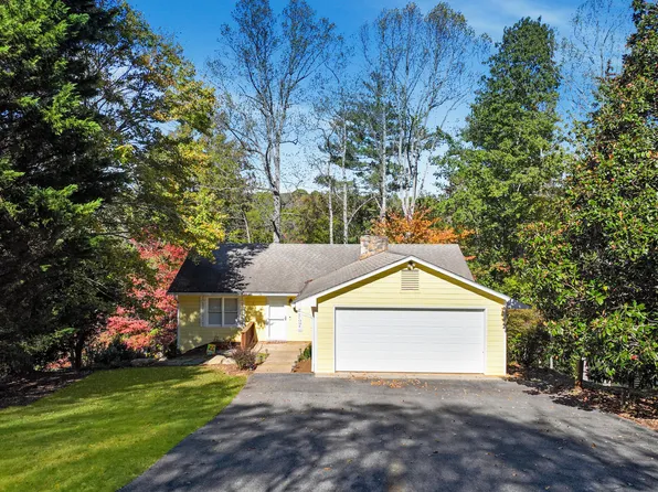 1225 Pats Dr, Moneta, VA 24121