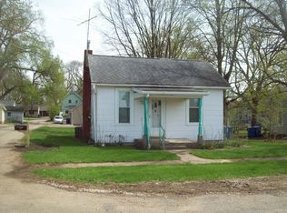 107 Ross St, Walnut, IL 61376