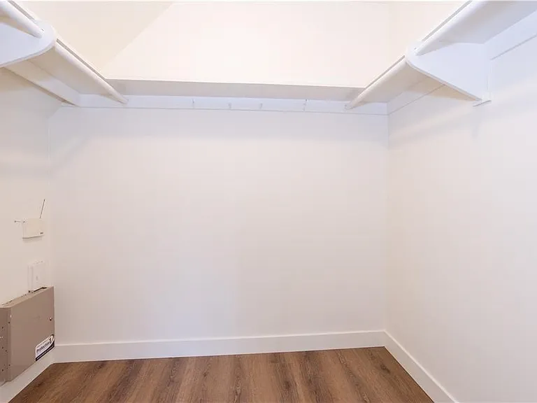 11300 Yolanda Ave — Photo 17