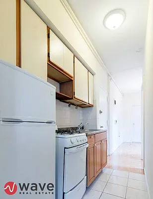 Rented by Wave Real Estate Group | media 25