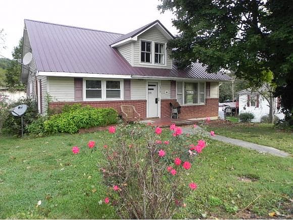 1st image of 1315 Main St