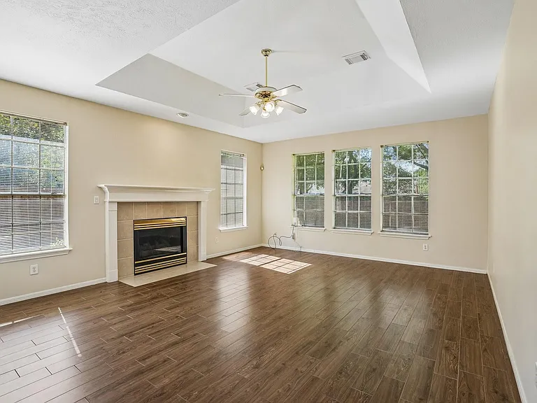 15415 Truslow Point Ln — Photo 5