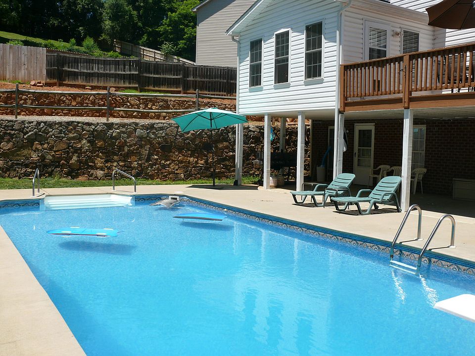 1st image of 634 Crystal Anne Ln