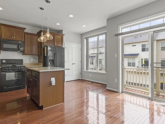 5th image of 9808 Smithview Pl
