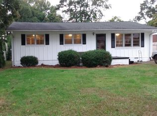 24 Pinehurst St, Taylors, SC 29687