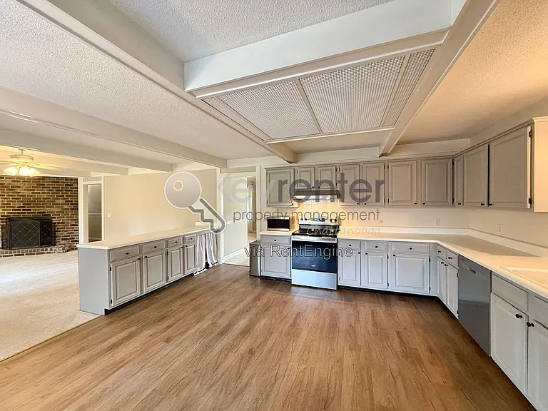 6407 Harbor Master Dr — Photo 8