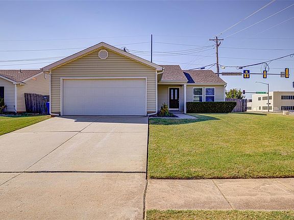 5th image of 524 English Elm Ln