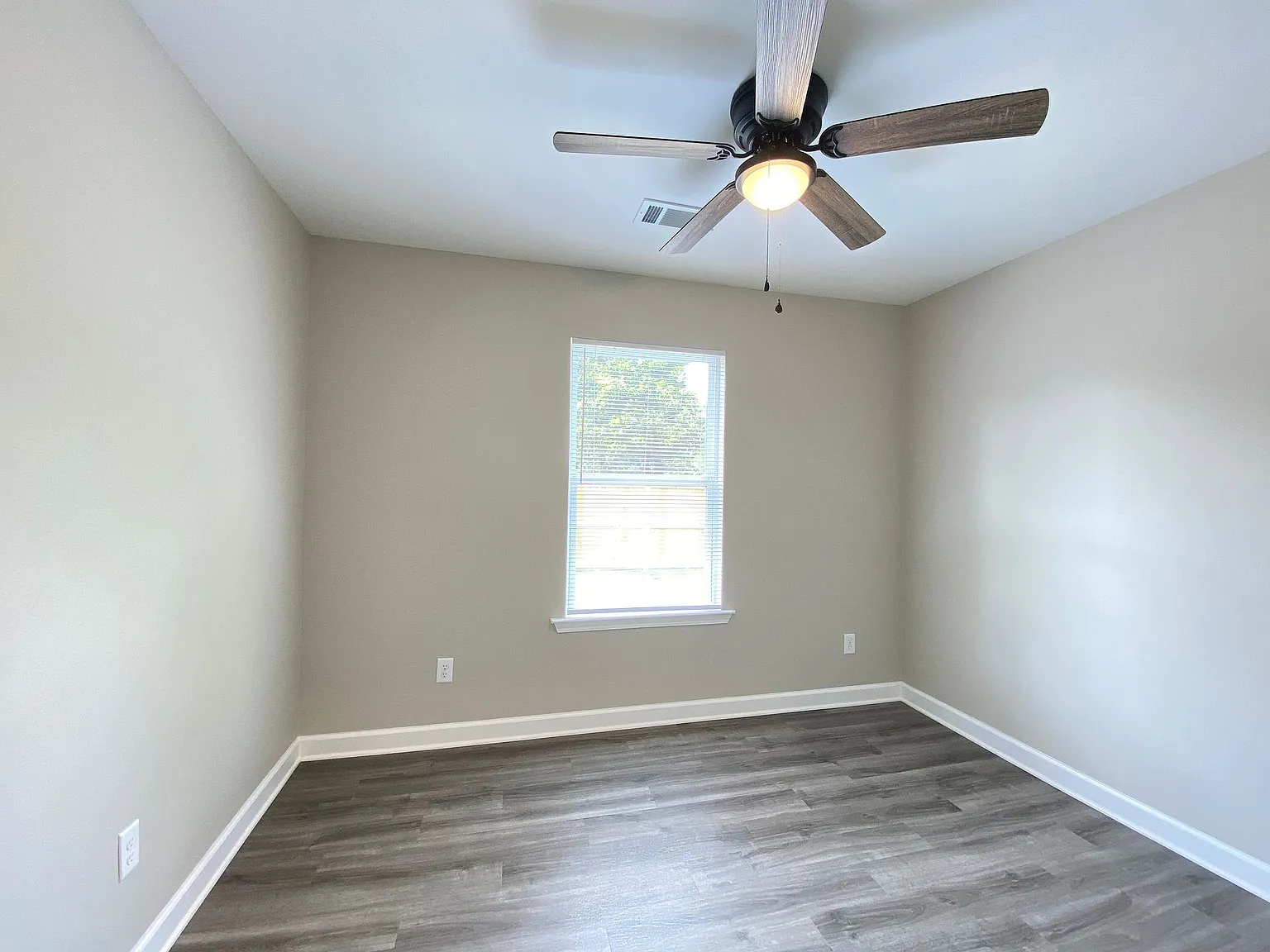 117 Roosevelt Rd — Photo 3
