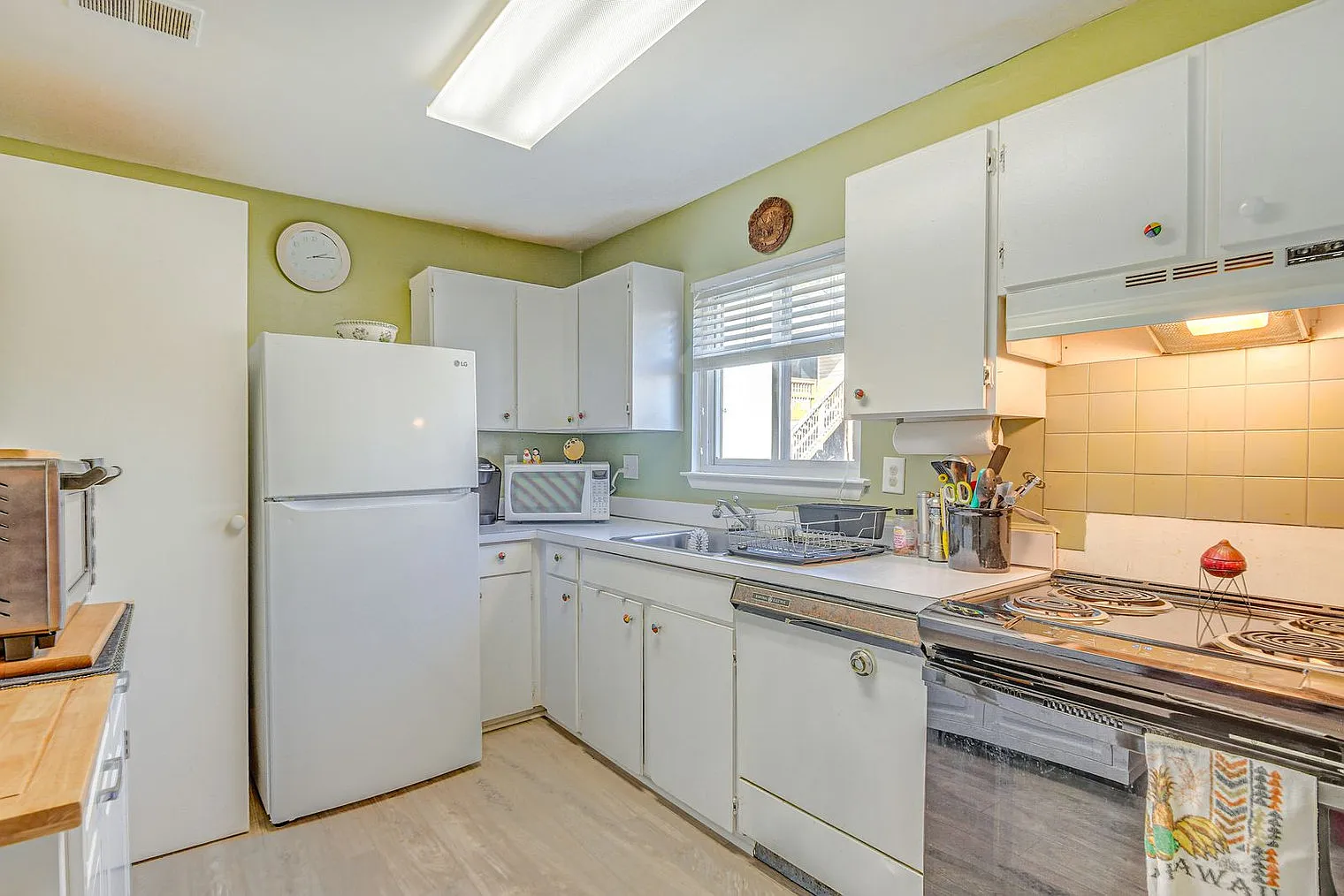 1 bed, 1.0 bath, 893 sqft, $3,612 — Photo 4