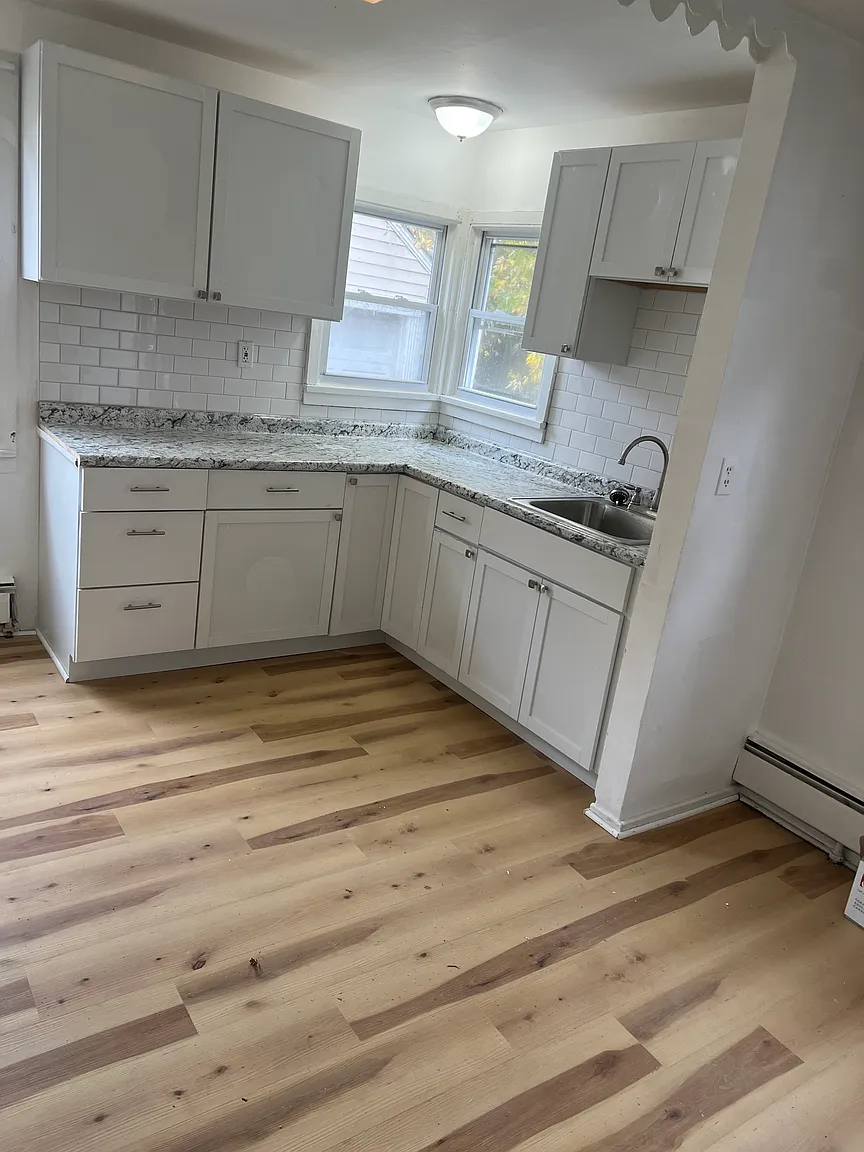 13612 Bennington Ave photo 1