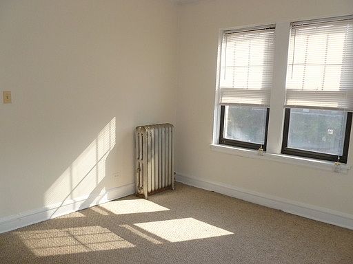 2nd image of 2400 W Wilson Ave APT B