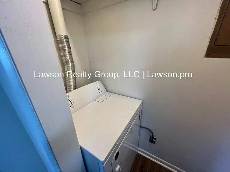 Suburban 739-741 — Photo 10