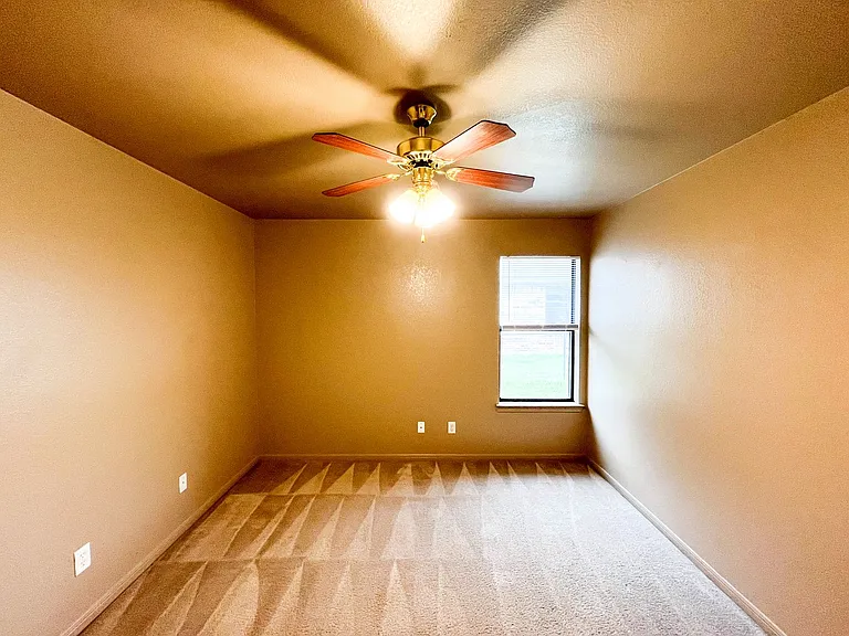 1305 Nicholas Cir — Photo 26