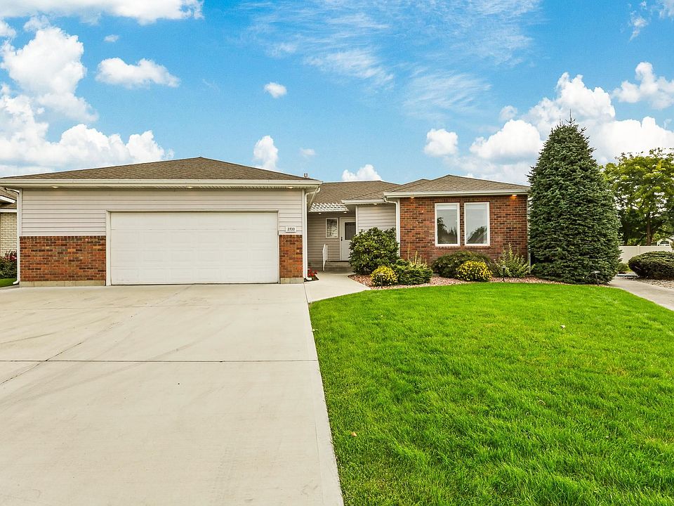 1st image of 2733 S Sunnybrook Ln