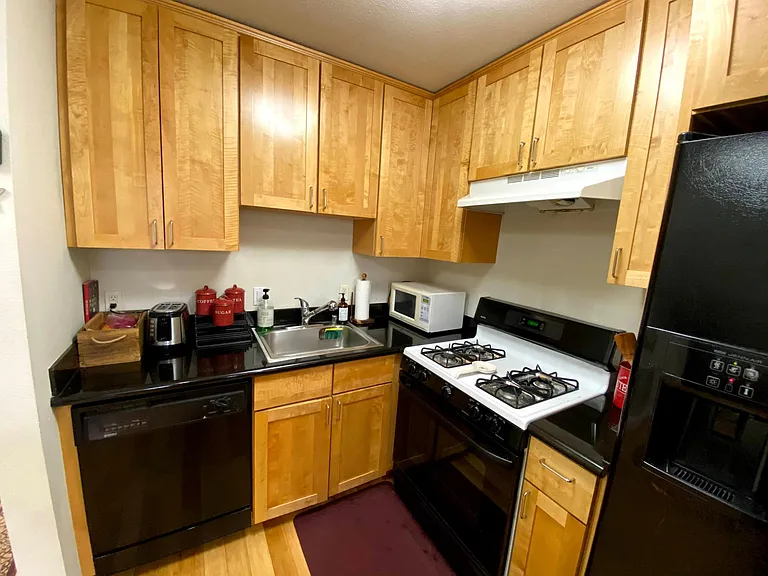 400 Alemany Blvd — Photo 12