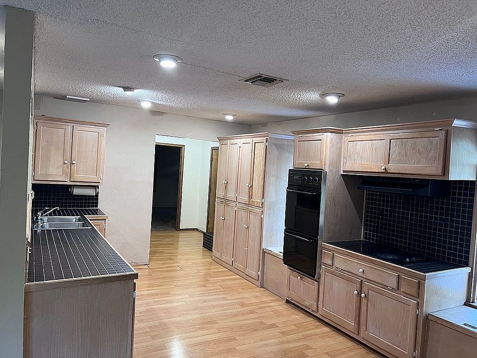 1st image of 8124 NW 20th Ter
