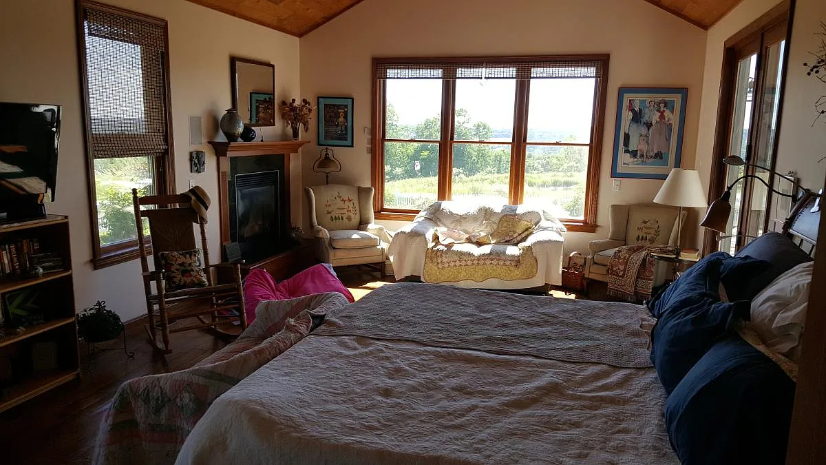 3 bed, 2200 sqft, $2,300 — Photo 4