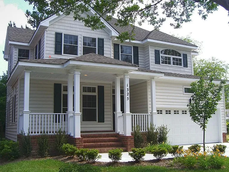 1325 Buckingham Ave — Photo 2