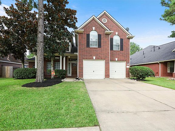3rd image of 15511 Valley Creek Dr