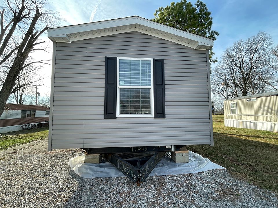 1st image of 215 Hickory Ave #215
