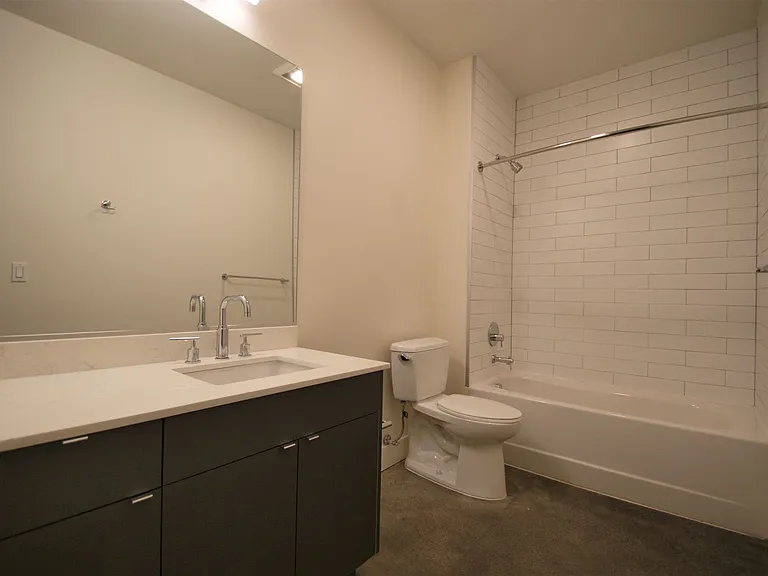 2201 Eastlake Ave E — Photo 10