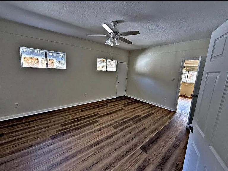 104 S 14th Ave — Photo 3