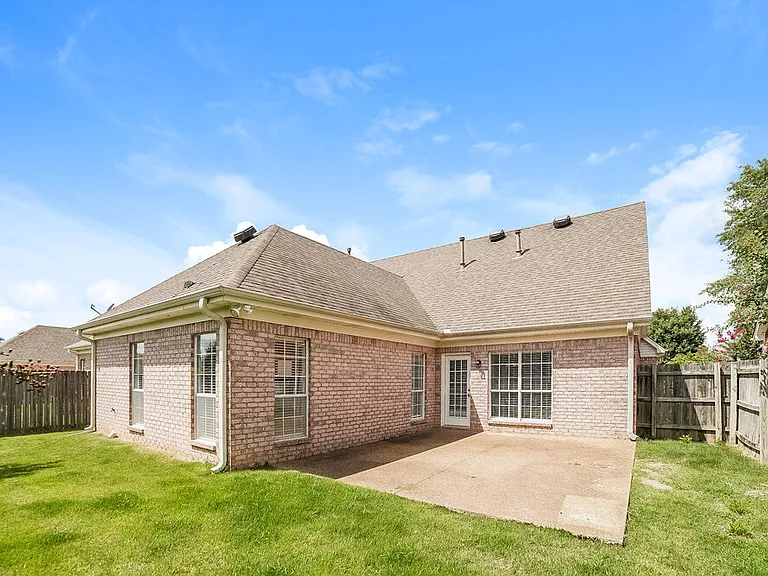 2875 Liverpool Ln — Photo 16