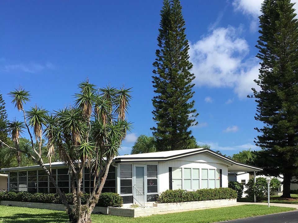 1st image of 126 Needle Palm Ln