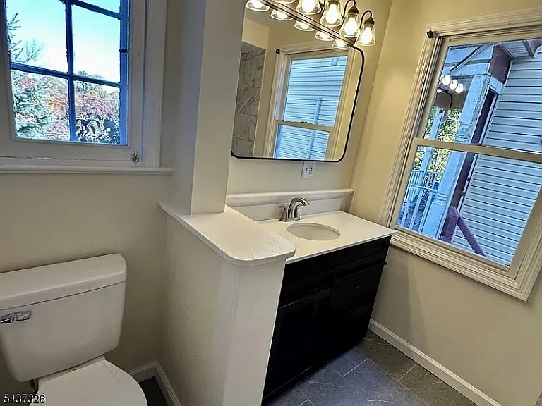 249 Speedwell Ave — Photo 4