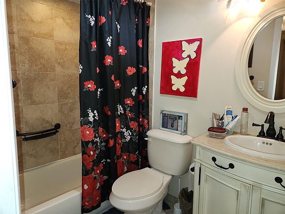 5th image of 10180 NW 30th Court #101