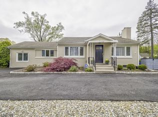 33 River Rd, Montville, NJ 07045