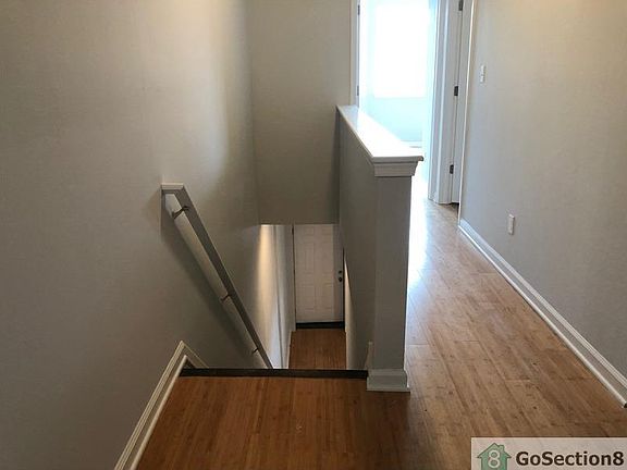5th image of 1511 W York St