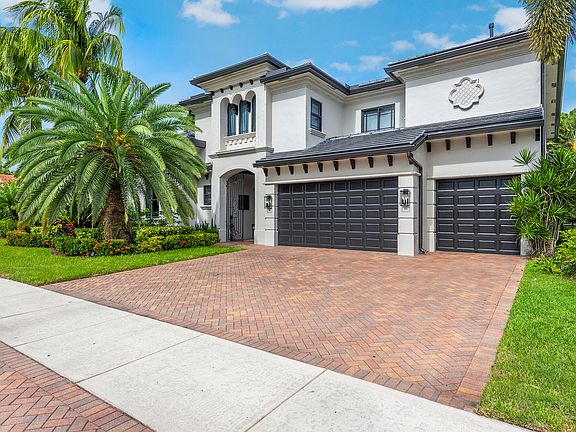 2nd image of 5127 Isabella Dr
