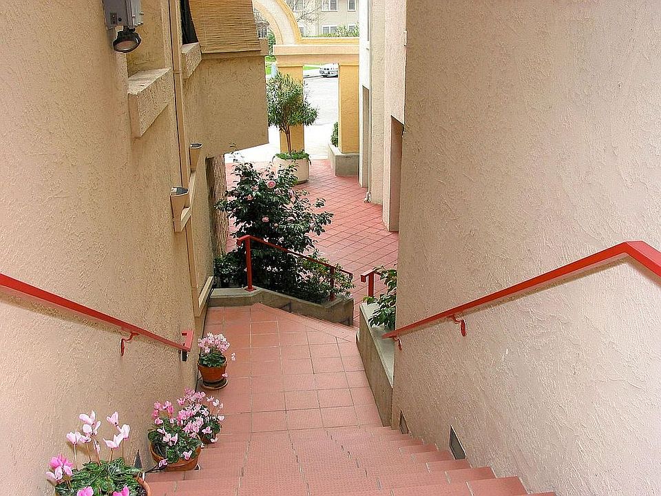 1st image of 365 Forest Ave APT 4E